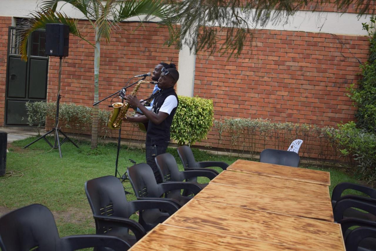 Acacia Hotel Mbarara Nyamitanga Extérieur photo