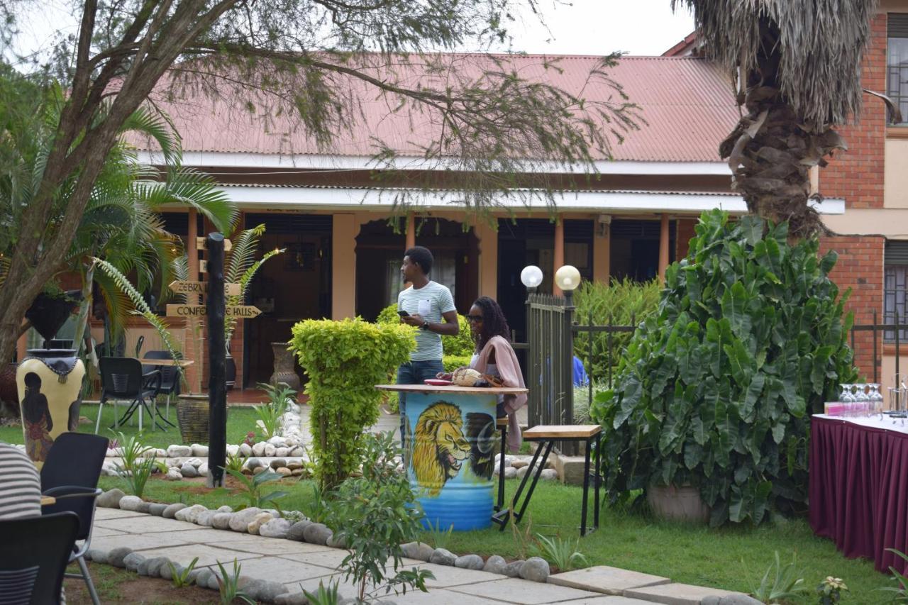 Acacia Hotel Mbarara Nyamitanga Extérieur photo