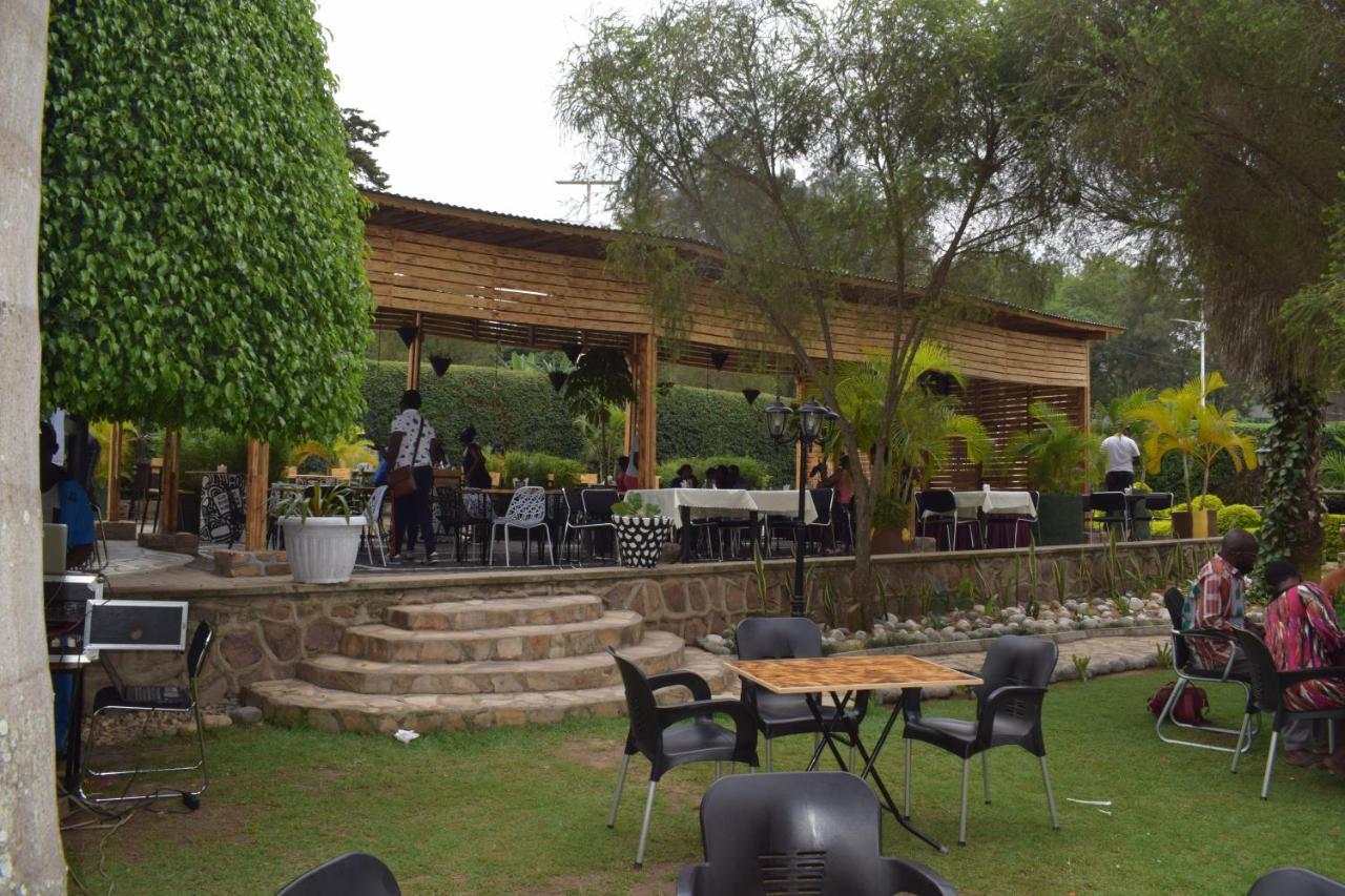 Acacia Hotel Mbarara Nyamitanga Extérieur photo