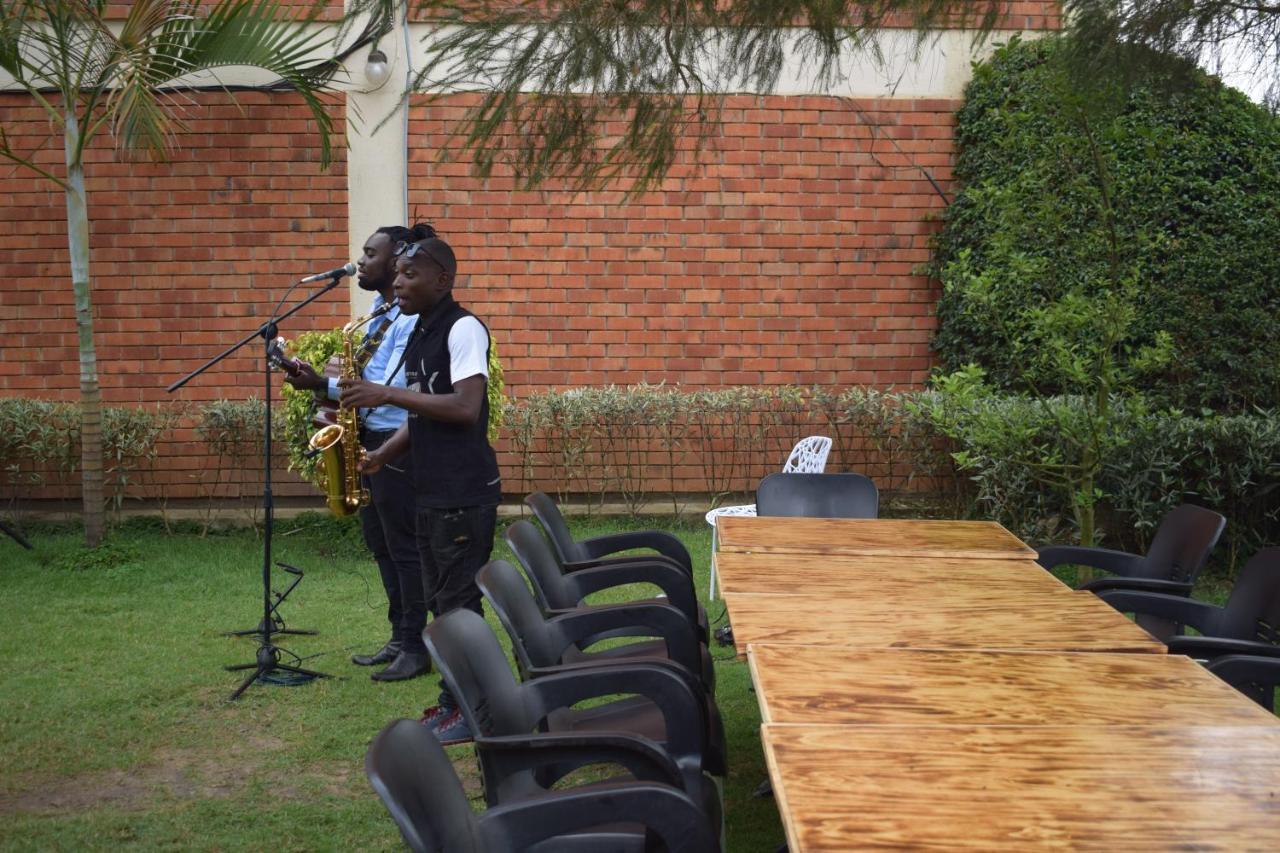 Acacia Hotel Mbarara Nyamitanga Extérieur photo