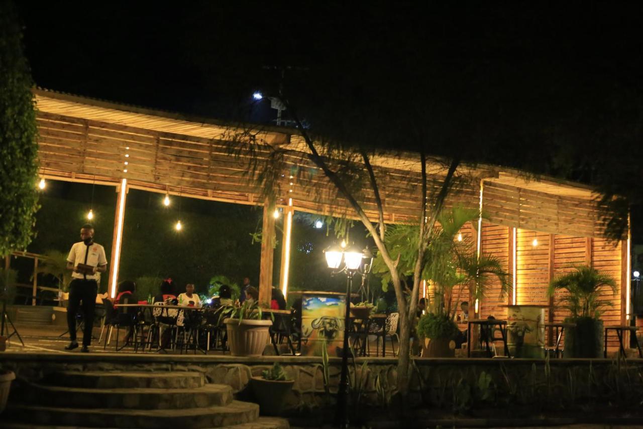 Acacia Hotel Mbarara Nyamitanga Extérieur photo